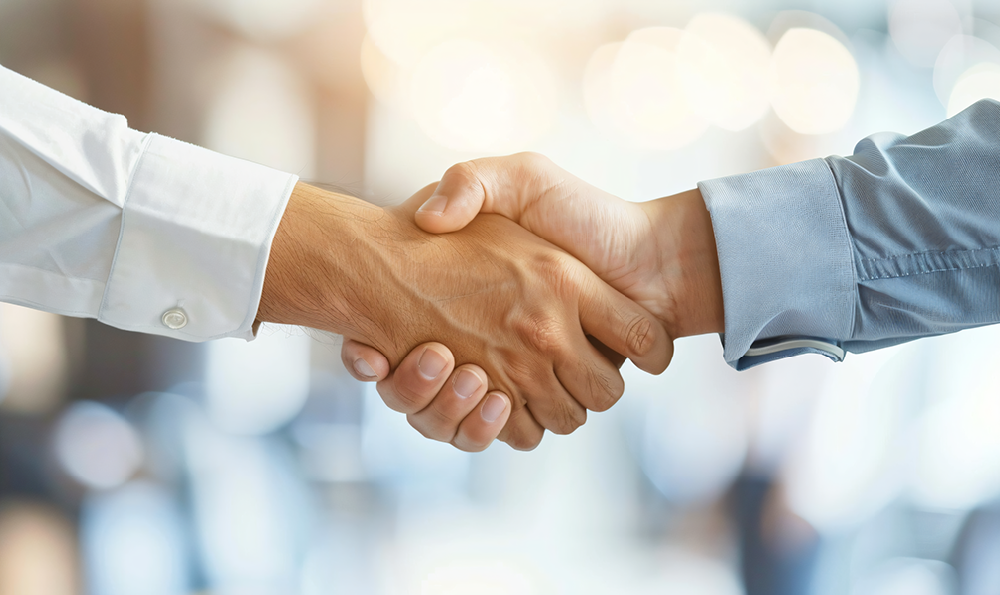 千庫網_理財顧問與顧客握手合作_攝影圖編號20593406 - 副本.png